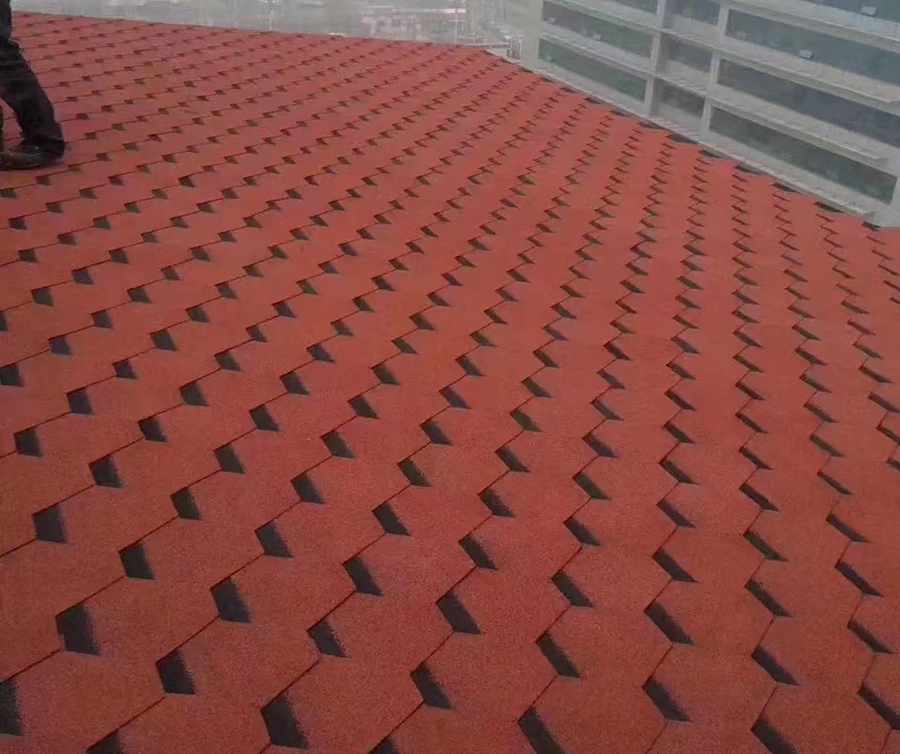 輕鋼房屋的屋頂用的是什么瓦？